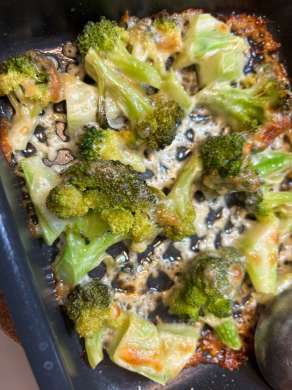 ブロッコリーの麺つゆチーズ焼き