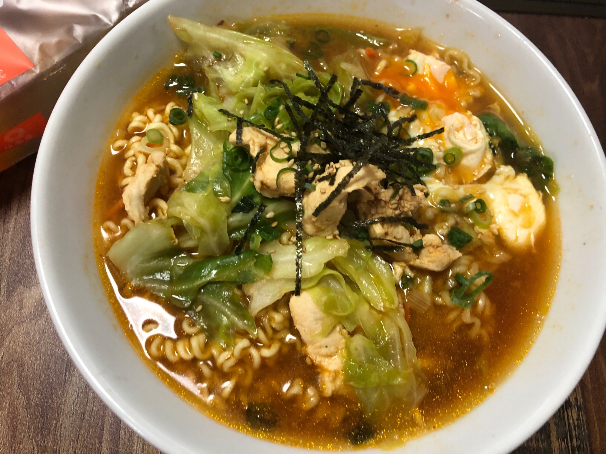 半熟卵が美味しい♪韓国ラーメン