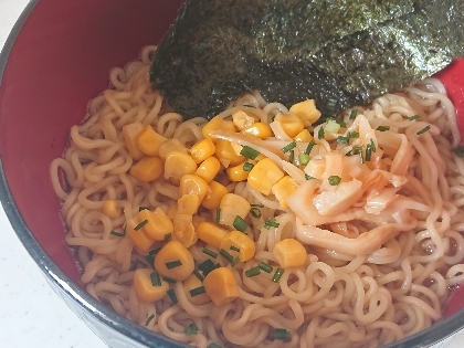 もやしとコーンとほうれん草入り野菜ラーメン