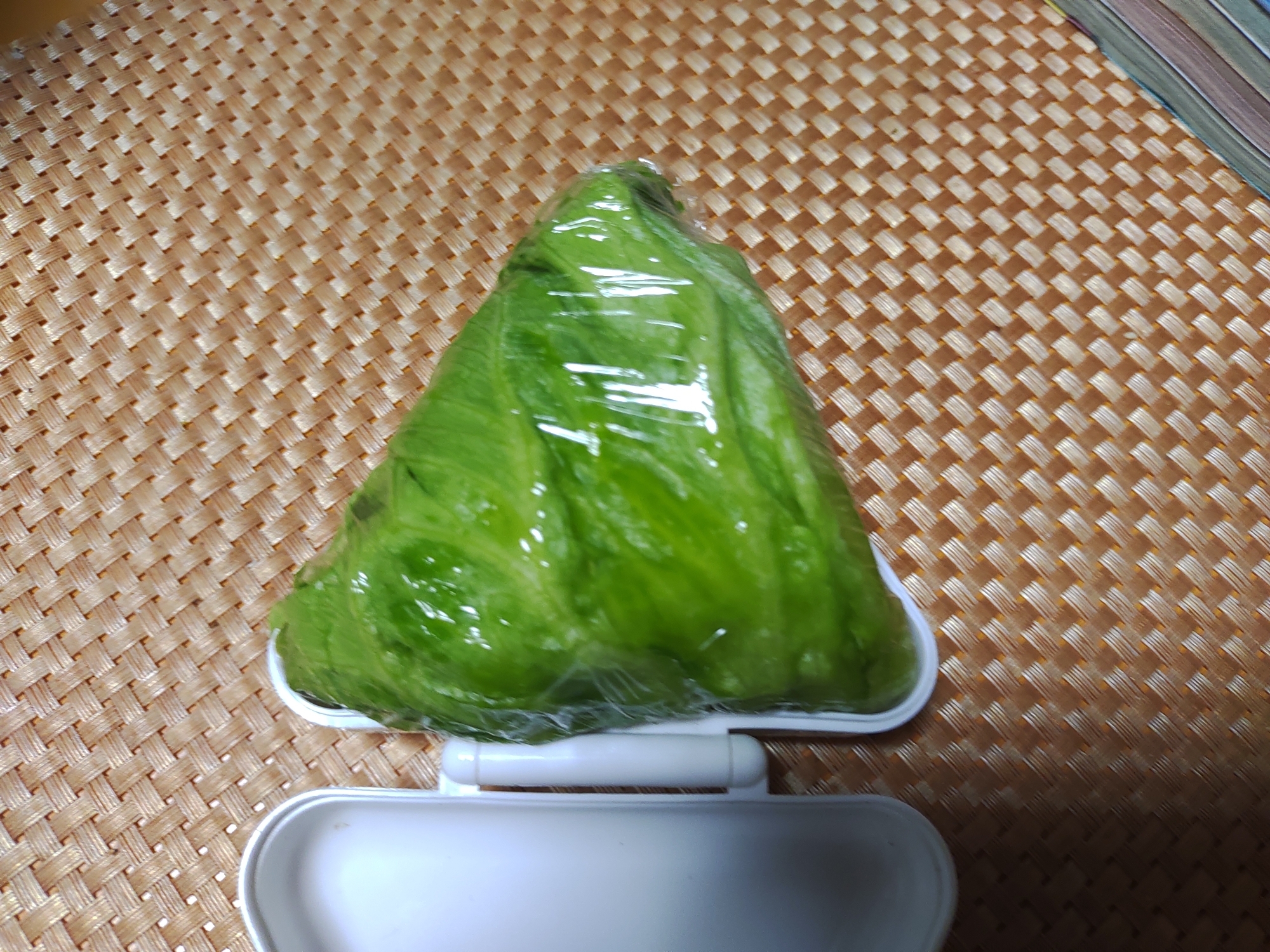 チキンレタスおにぎり