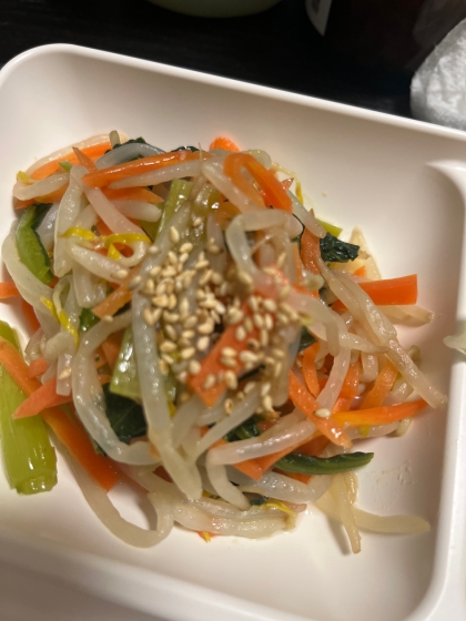 栄養たっぷり♡小松菜ともやしとにんじんの3色ナムル