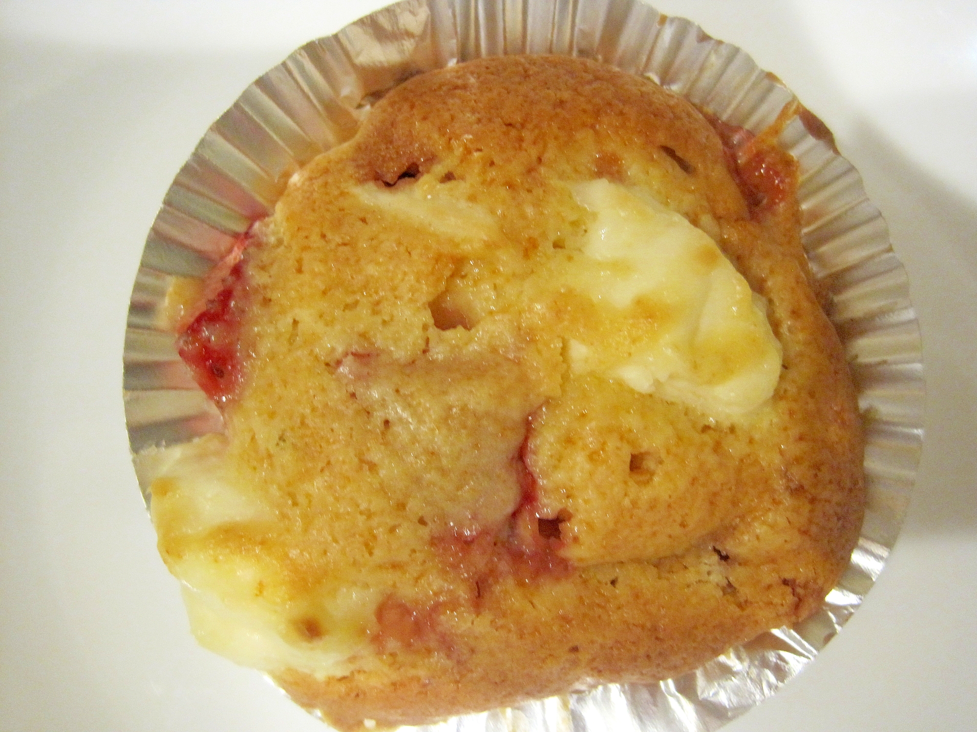苺とクリームチーズのカップケーキ