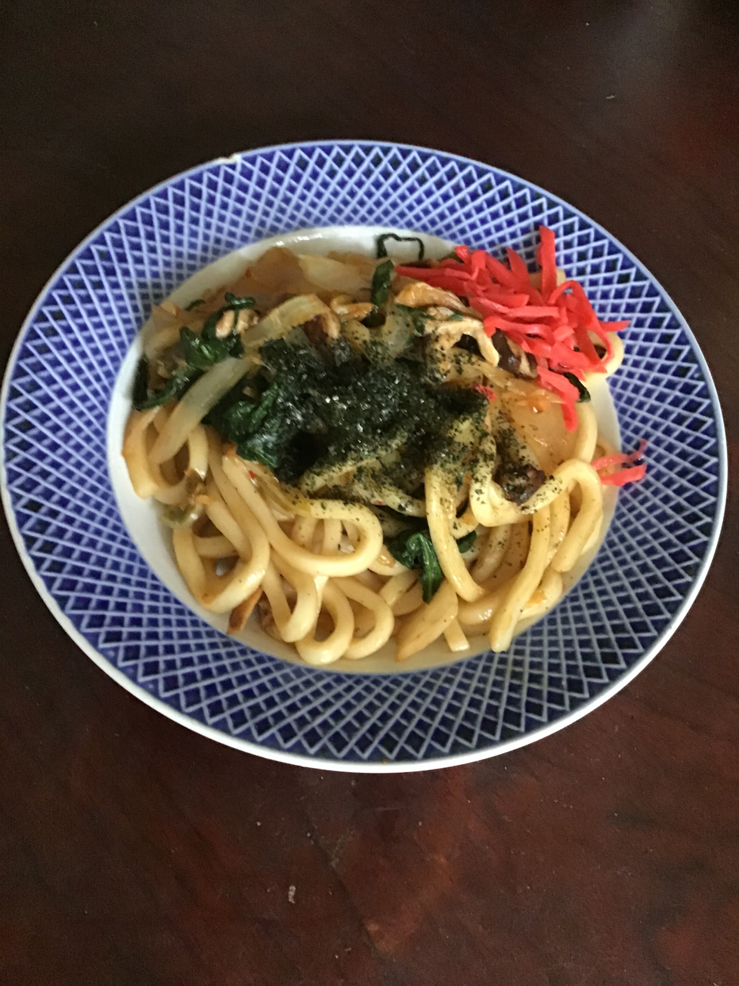 空心菜と椎茸と玉ねぎのキムチ焼きうどん。