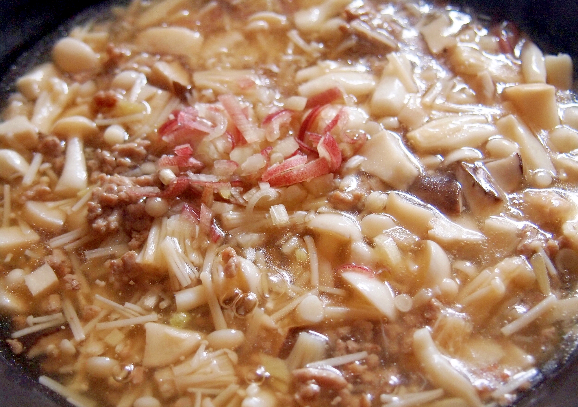 たっぷりきのこと鶏ひき肉のあんかけうどん