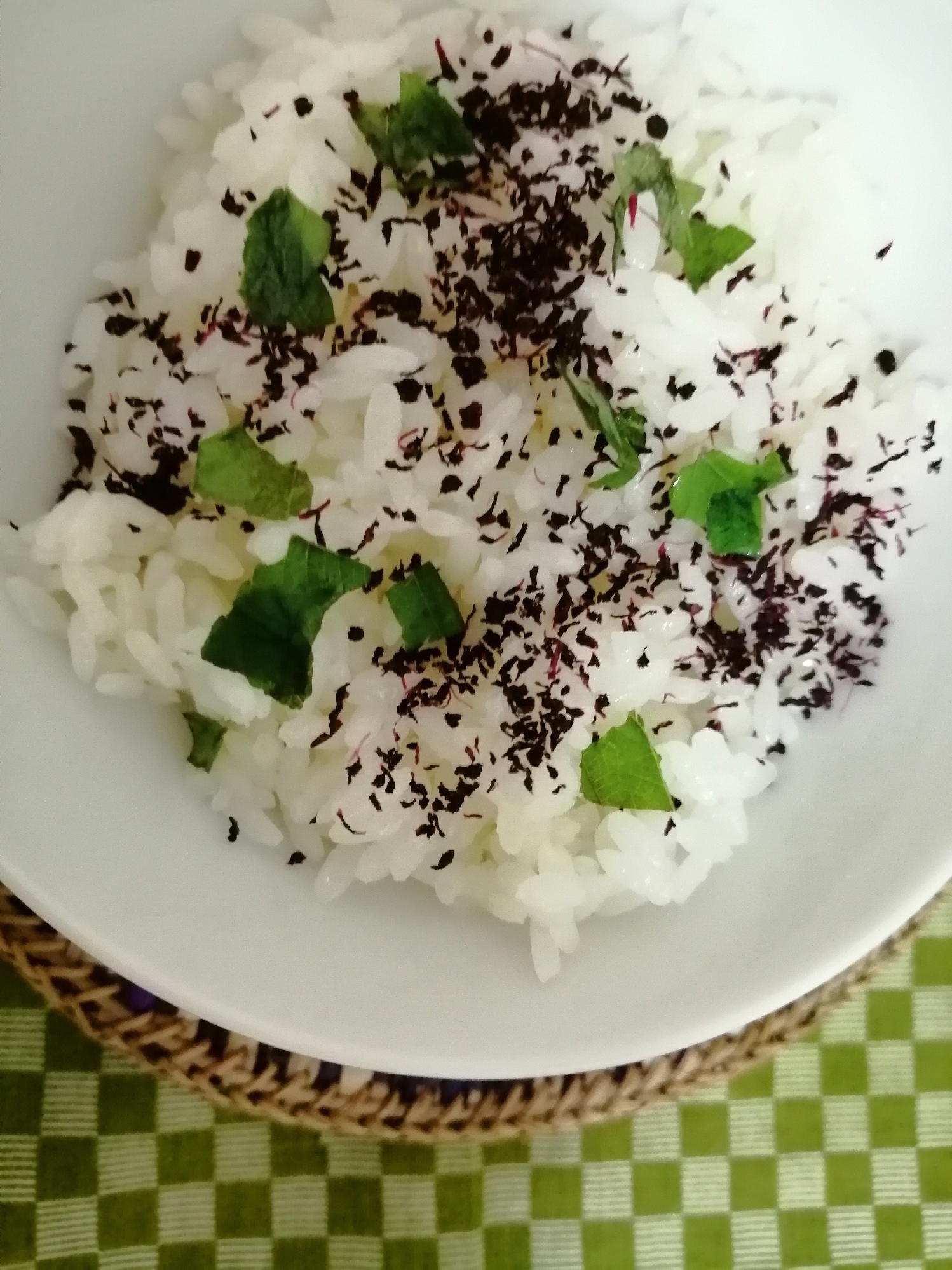 赤じそふりかけと青じそのごま油ご飯