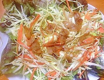 炒めニンニクドレッシングで野菜サラダ