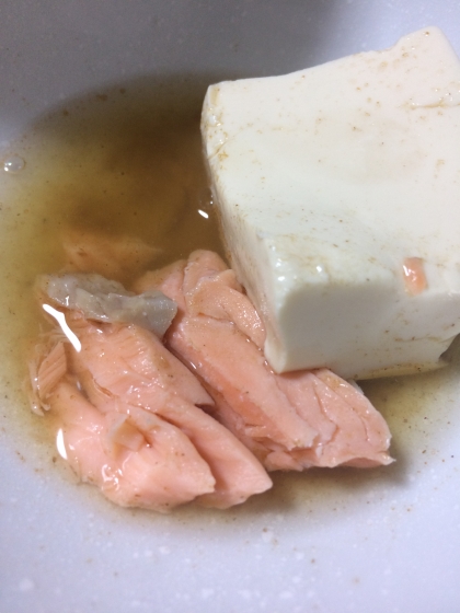 ふんわり鮭と、豆腐の鍋