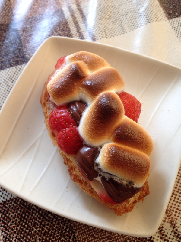 バゲットで焼きマシュマロデザート