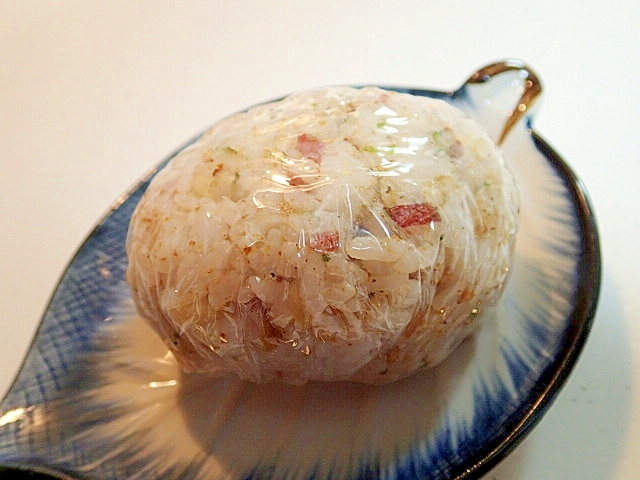 海苔佃煮マヨ入り 茗荷と小魚ふりかけのおにぎり レシピ 作り方 By ぷ みぃまま 楽天レシピ