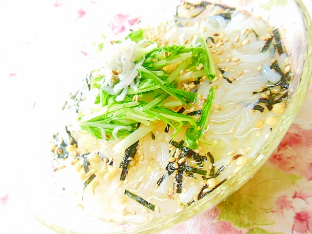お茶漬けの素ｄｅ❤糸蒟蒻と水菜としらすのぶっかけ風