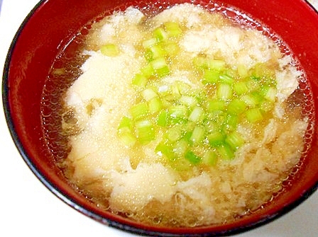 鶏・大根・人参・蒟蒻の甘くない煮物の煮汁でかき玉汁