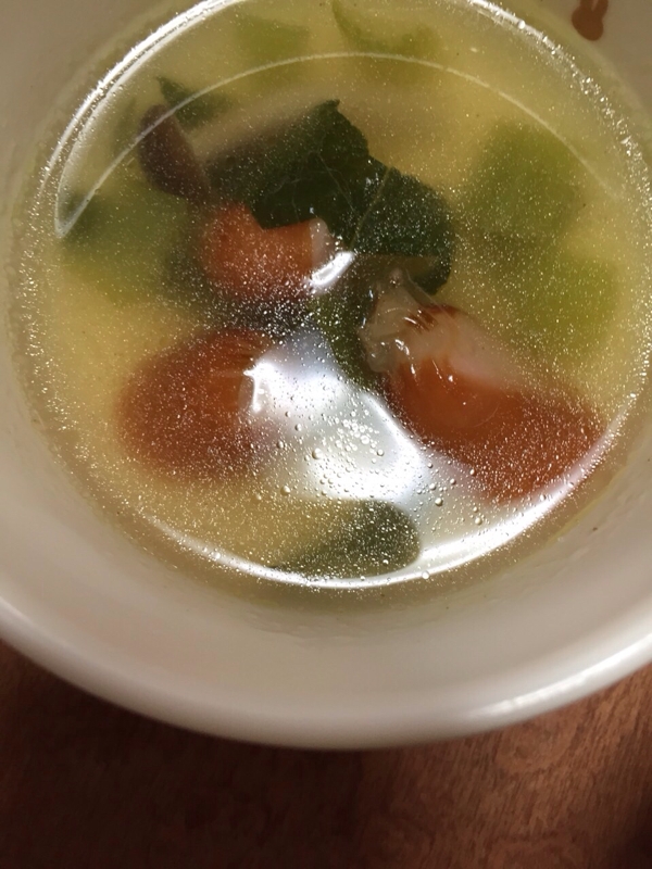 しめじと小松菜のコンソメスープ