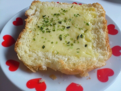 朝食にいただきました(^O^)
チーズトースト大好きです♪