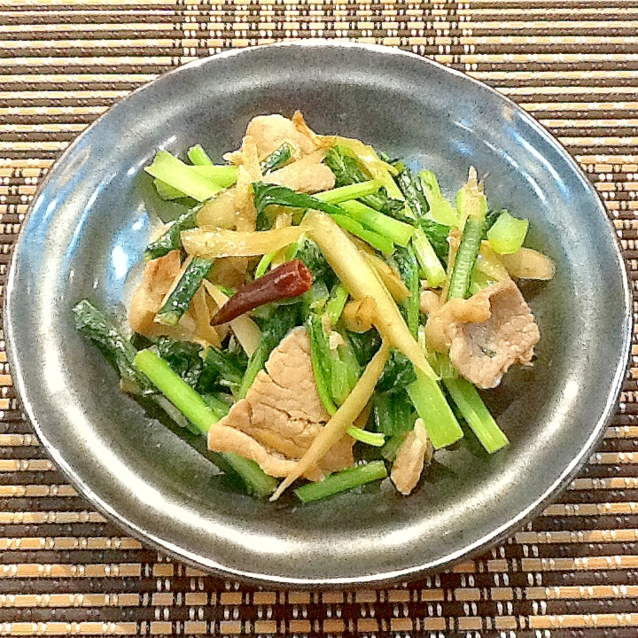 豚肉と小松菜とささがきごぼうの炒め物