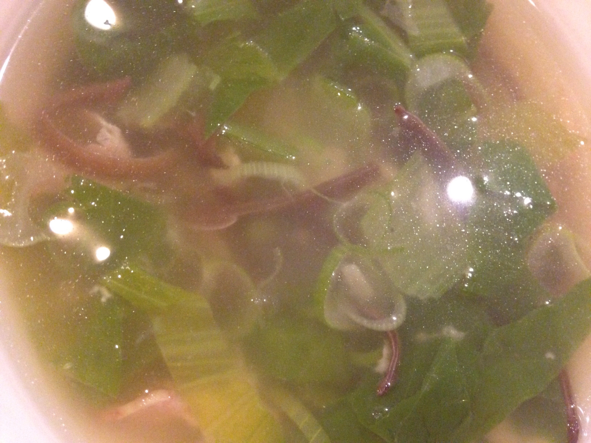 青梗菜とキクラゲとベーコンのコンソメスープ