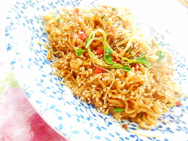 男飯❤ラーメン麺de貝割れと紅生姜の焼きそば❤