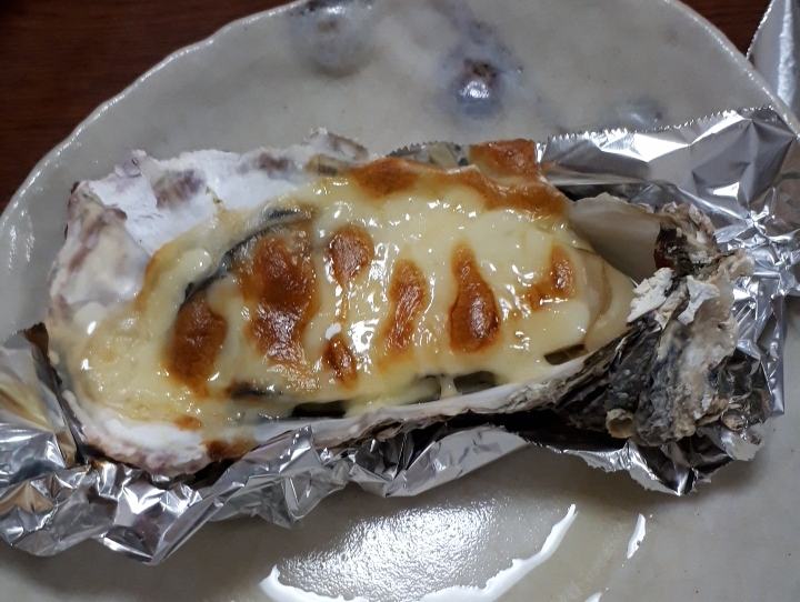 殻つき牡蛎のマヨチーズ焼き