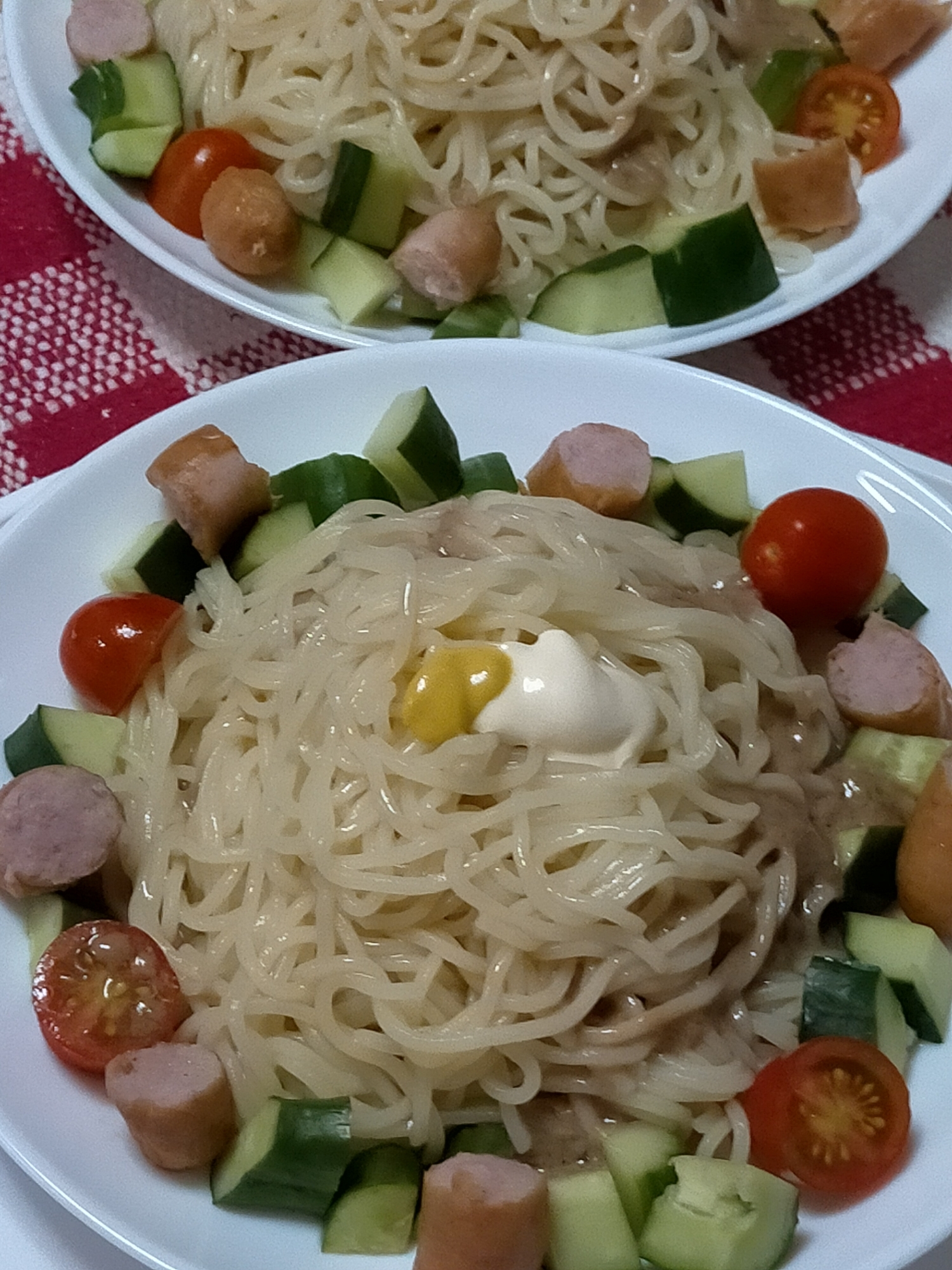 コロコロきゅうり＊トマト＊ウインナーの冷麺だよ♪