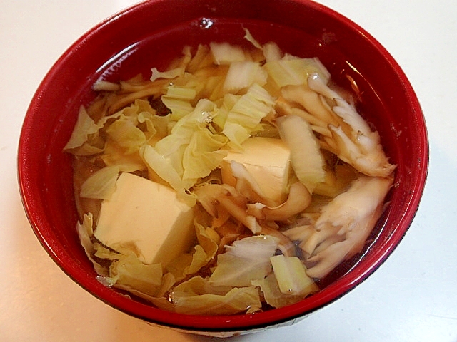 ほんのり酸味　❤豆腐と白菜と舞茸のお吸い物❤