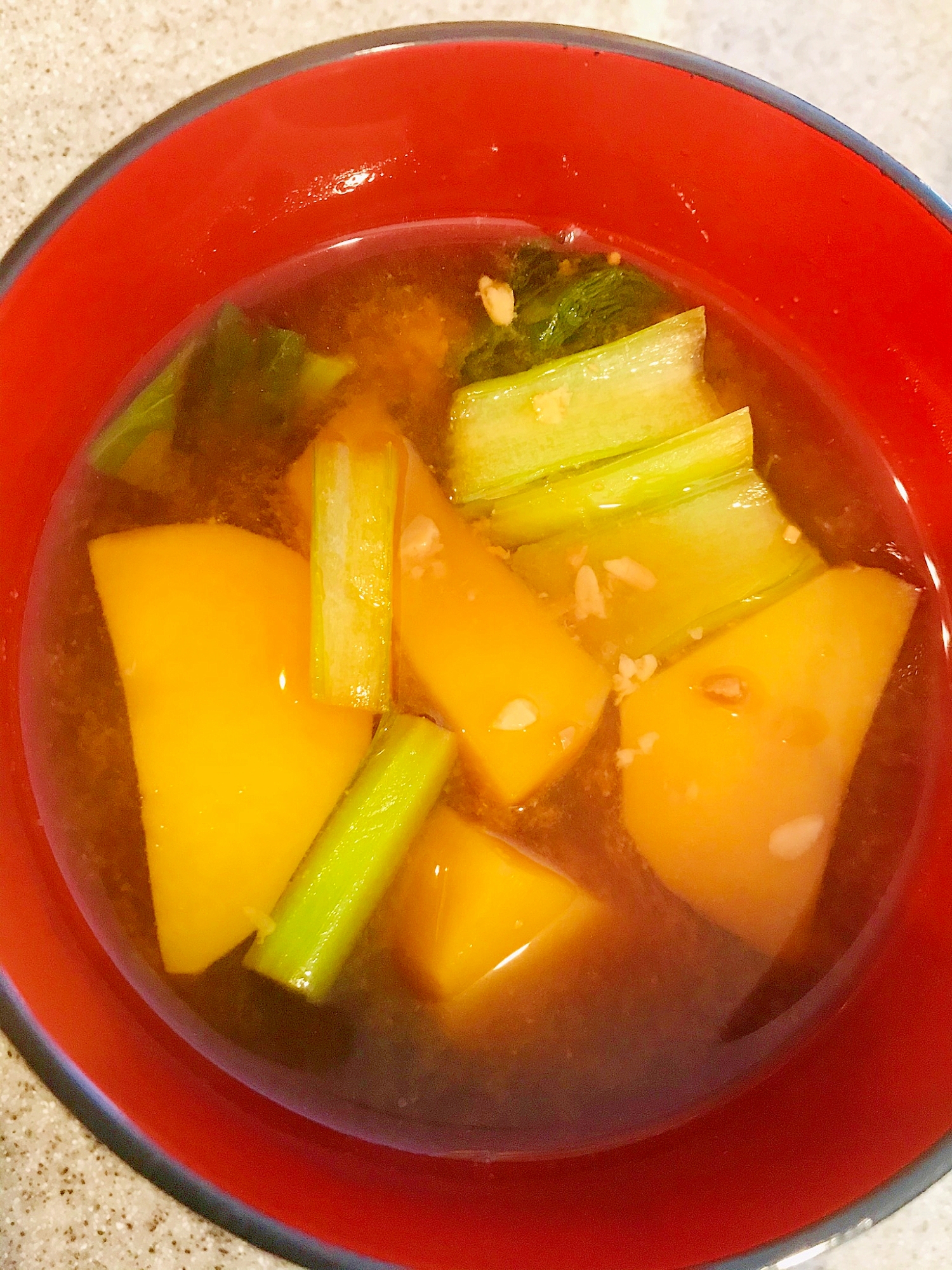 小松菜とじゃが芋の味噌汁