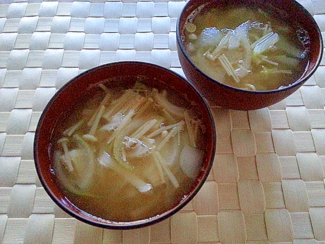 新玉ねぎとえのきだけのお味噌汁✿