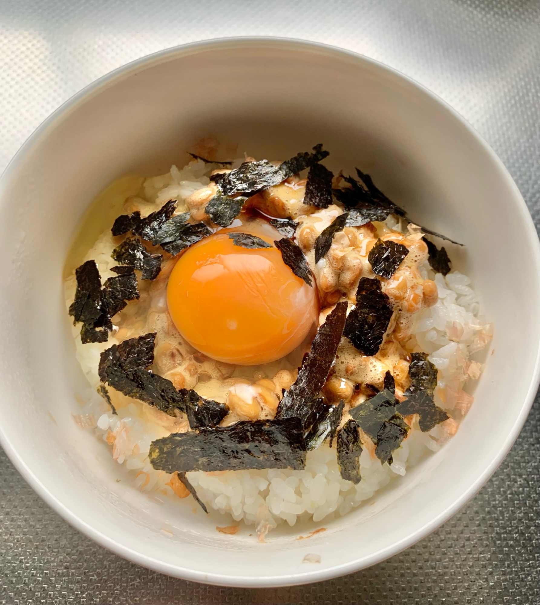 納豆卵かけおかかご飯