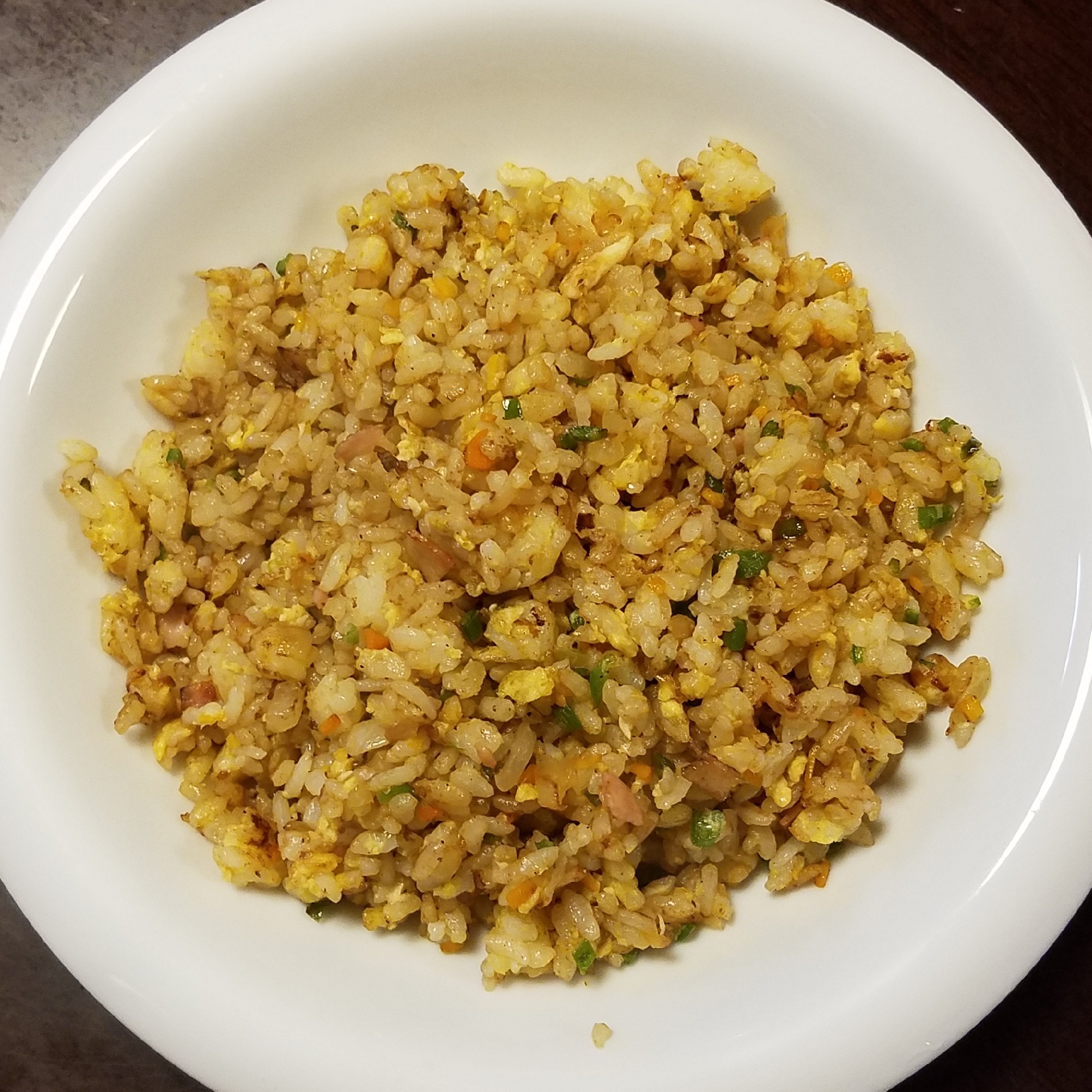 ごま油と醤油で仕上げる焼飯