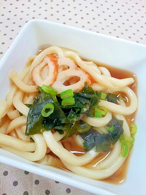 ✿わかめとちくわの温かいうどん❤