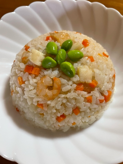 炊飯器にお任せ♫お手軽シーフードピラフ