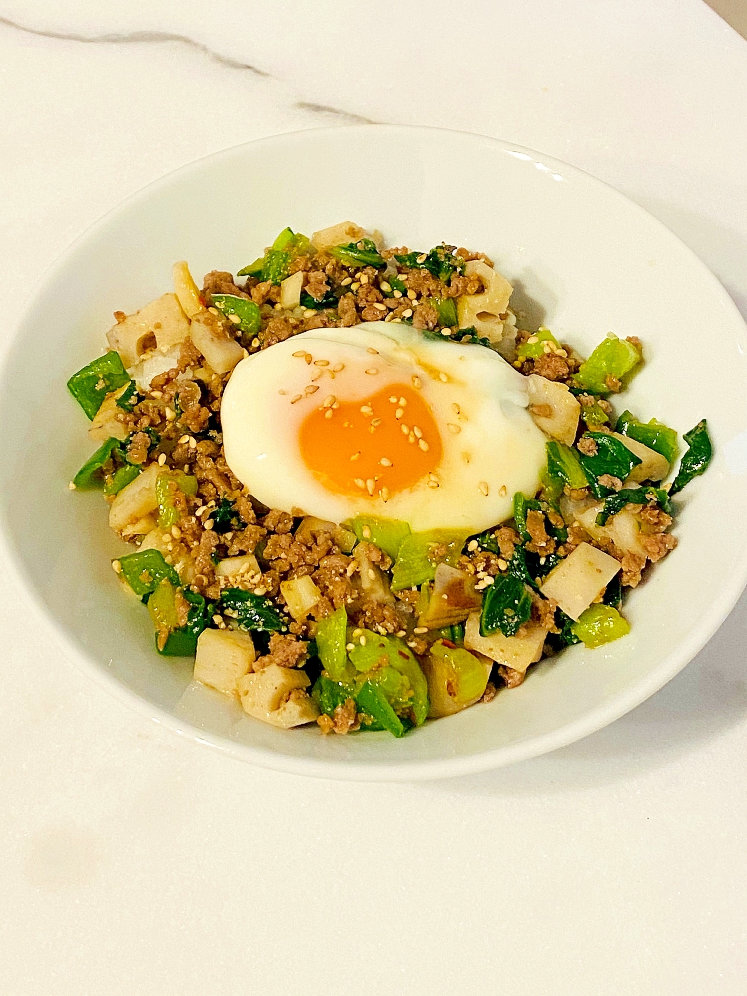 主夫がつくるナンプラー香るレンコンとひき肉の丼