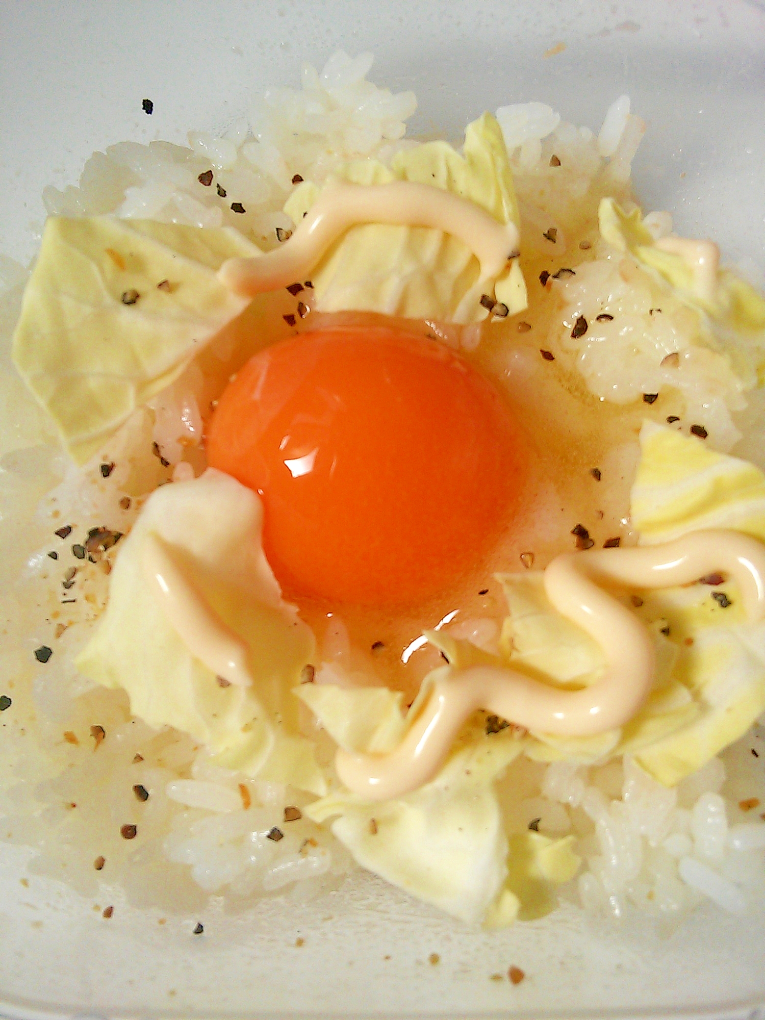 簡単★キャベツとマヨネーズの冷凍卵かけご飯