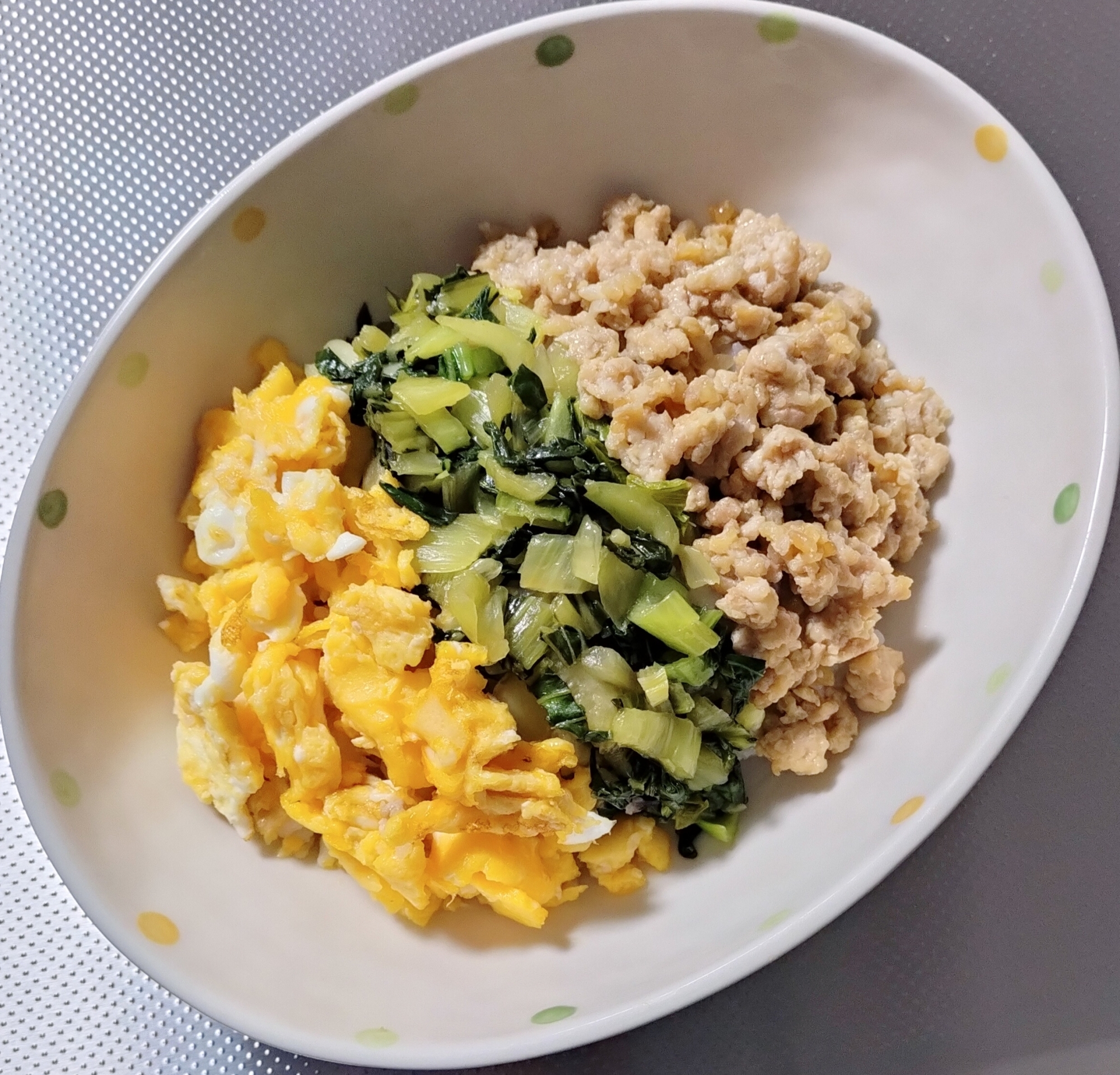 【炒めて乗っける】チンゲンサイの3色丼