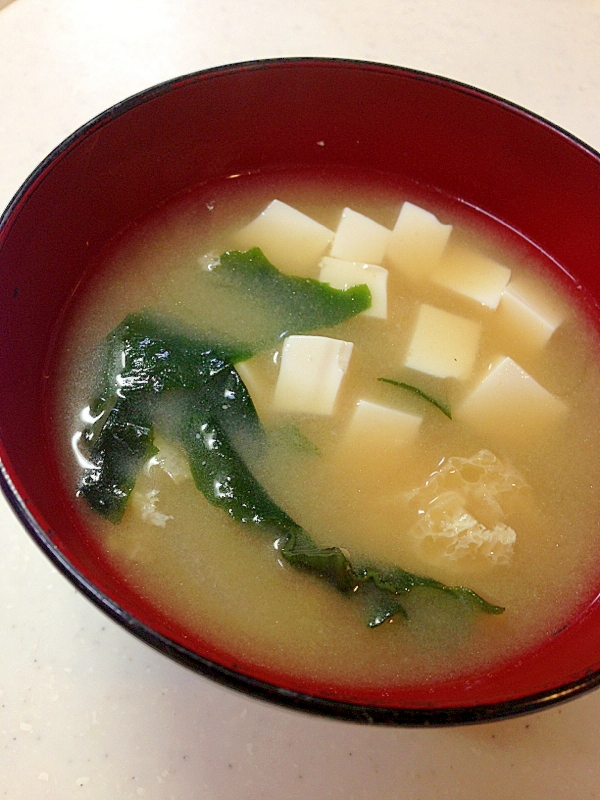 わかめと豆腐のお味噌汁