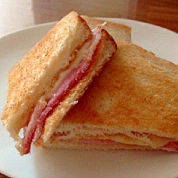 朝ごはんに ハムとチーズのホットサンド レシピ 作り方 By ひろぱんだ 楽天レシピ 朝ごはんに ハムとチーズのホットサンド レシピ 作り方 By ひろぱんだ 楽天レシピ