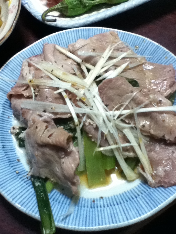 ホエー豚と小松菜の蒸しポン酢