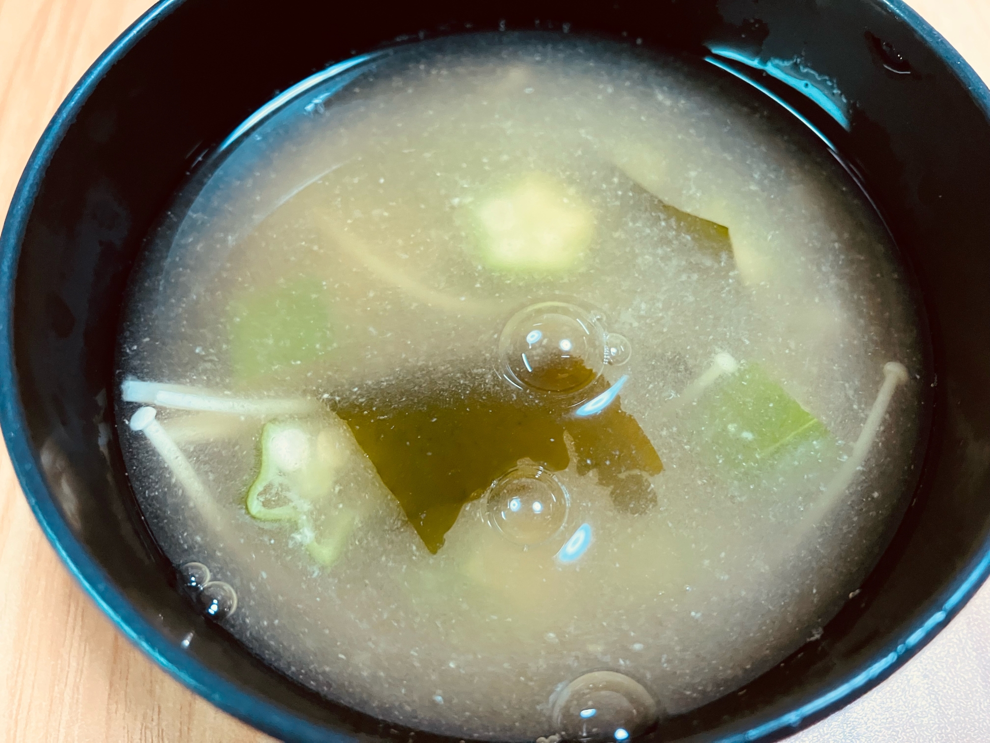 オクラとわかめの味噌汁
