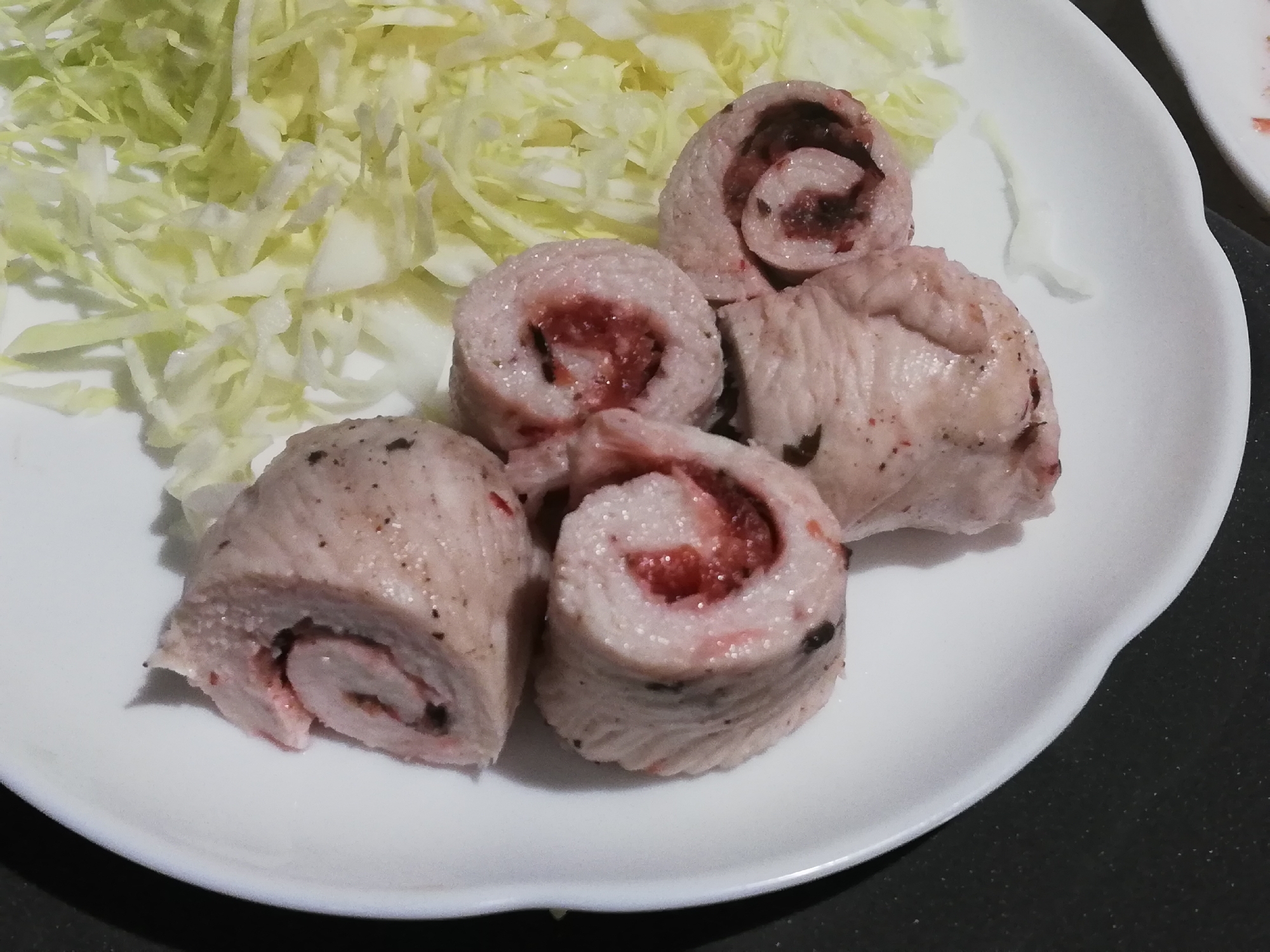 レンジで簡単超ヘルシー♪鳥むね肉の梅肉巻き