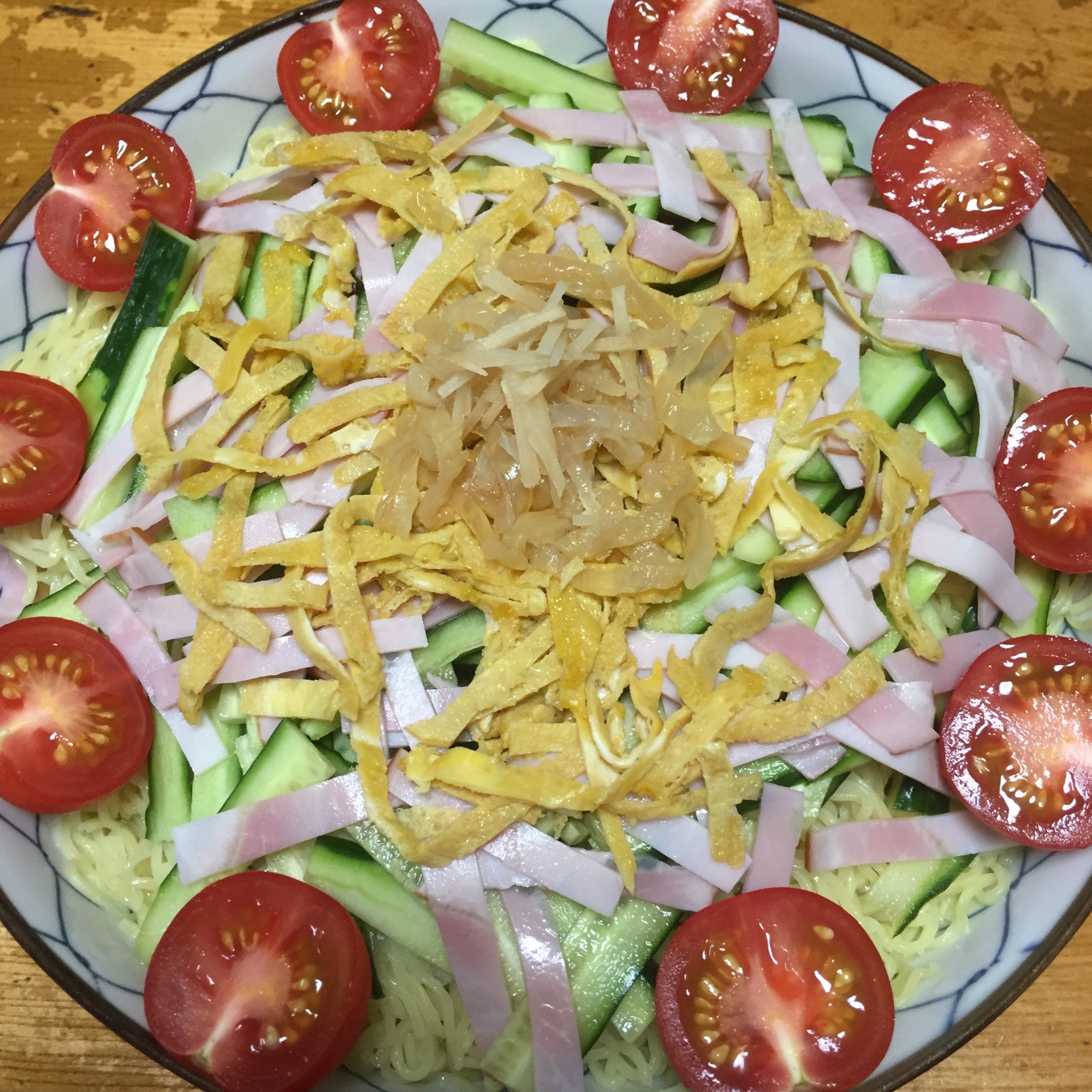 我が家の冷やしラーメン 今日は大皿！