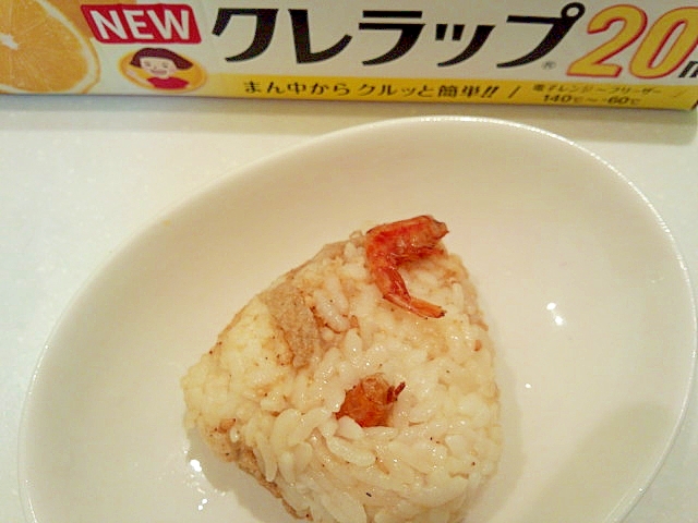 静岡県の桜海老でじゃこ天味噌バターおにぎり