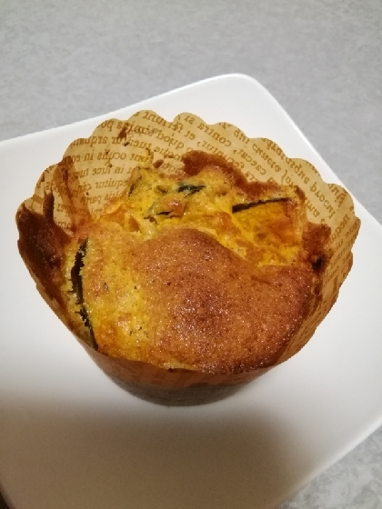 すごく美味しかったのでリピです。パウンドケーキ型がなかったのでカップで作りました。