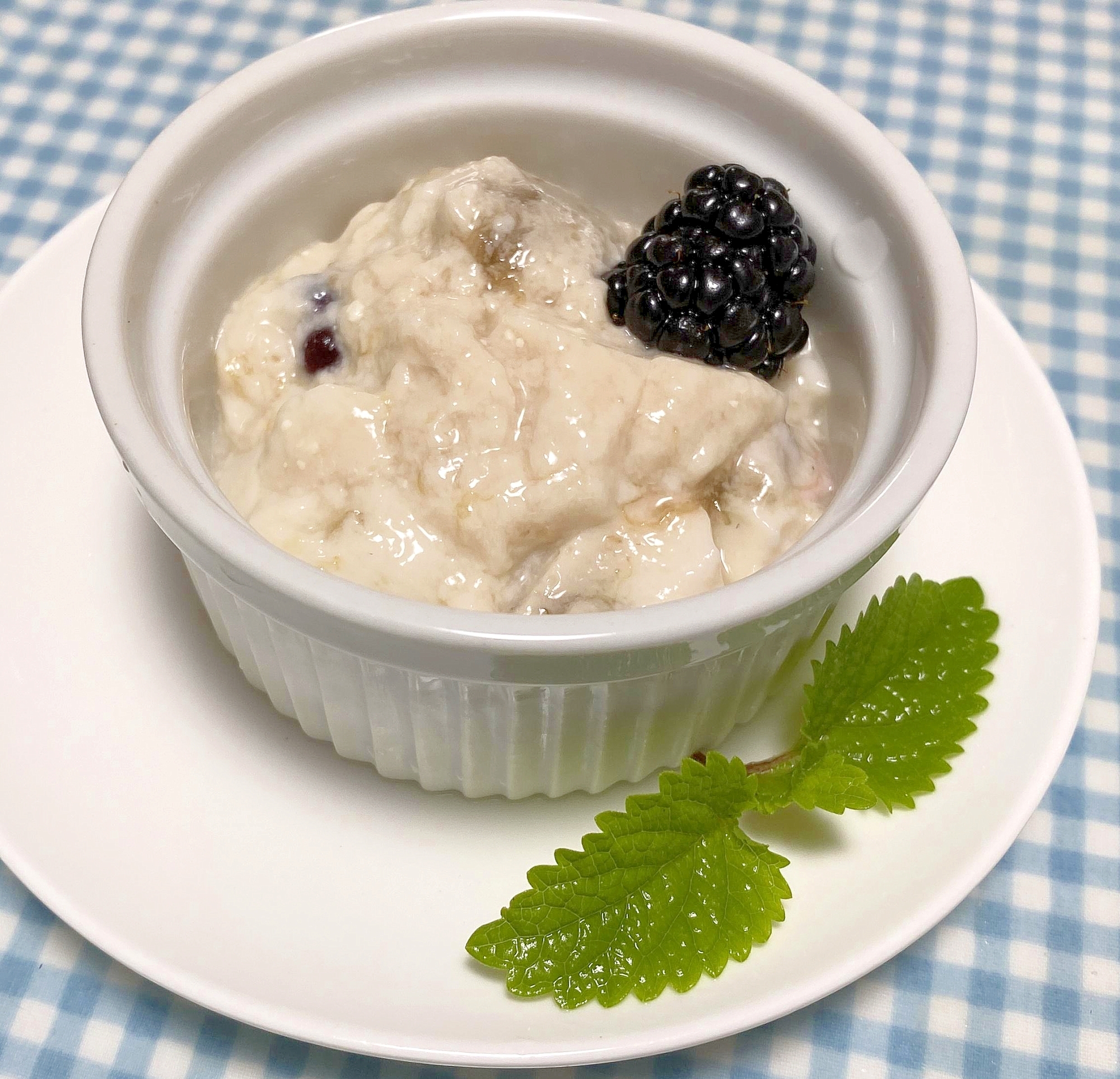 お庭の収穫で、ブラックベリーとバナナのゼリー