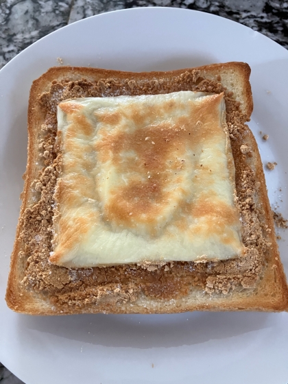 甘じょっぱい♪きなこチーズトースト