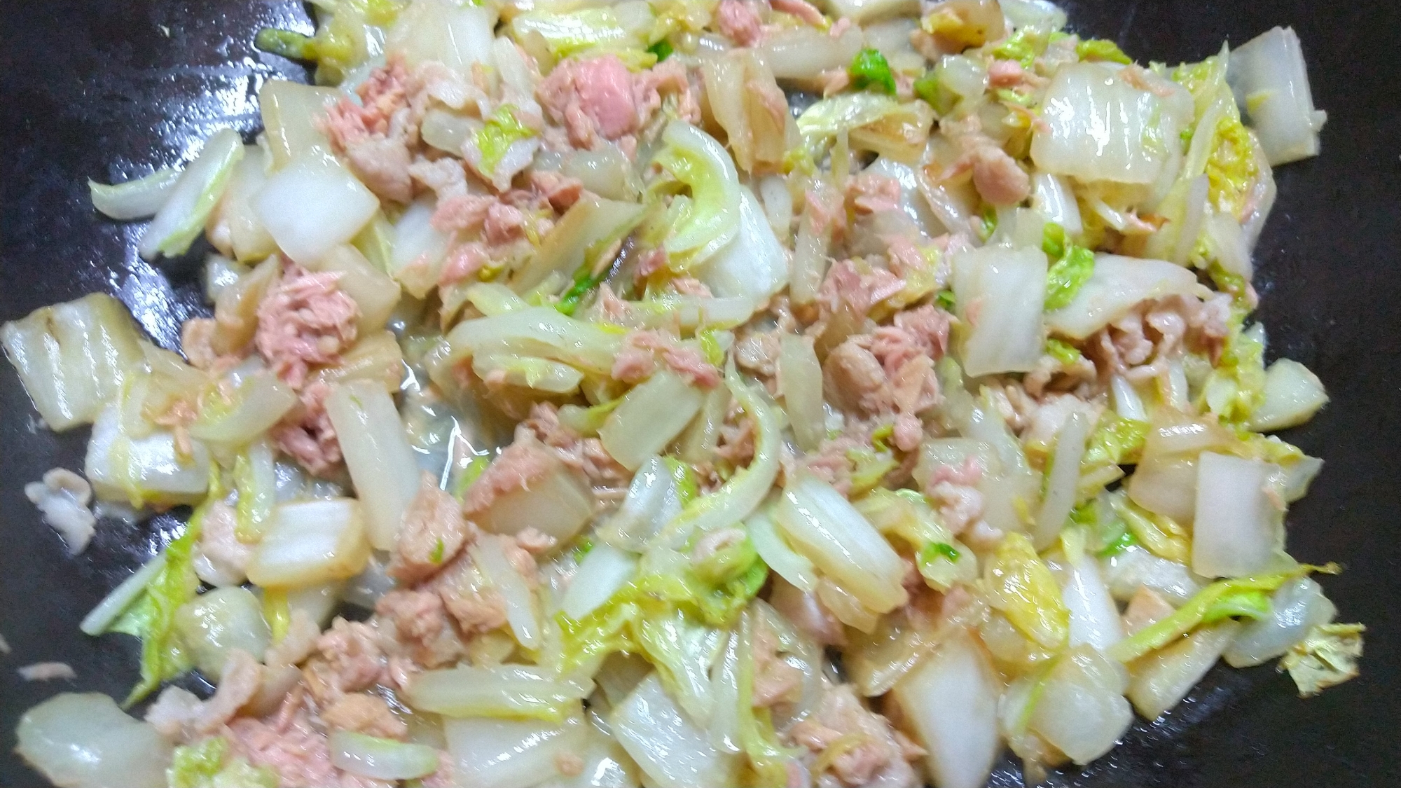 豚薄切り肉とシーチキンと白菜の和風炒め