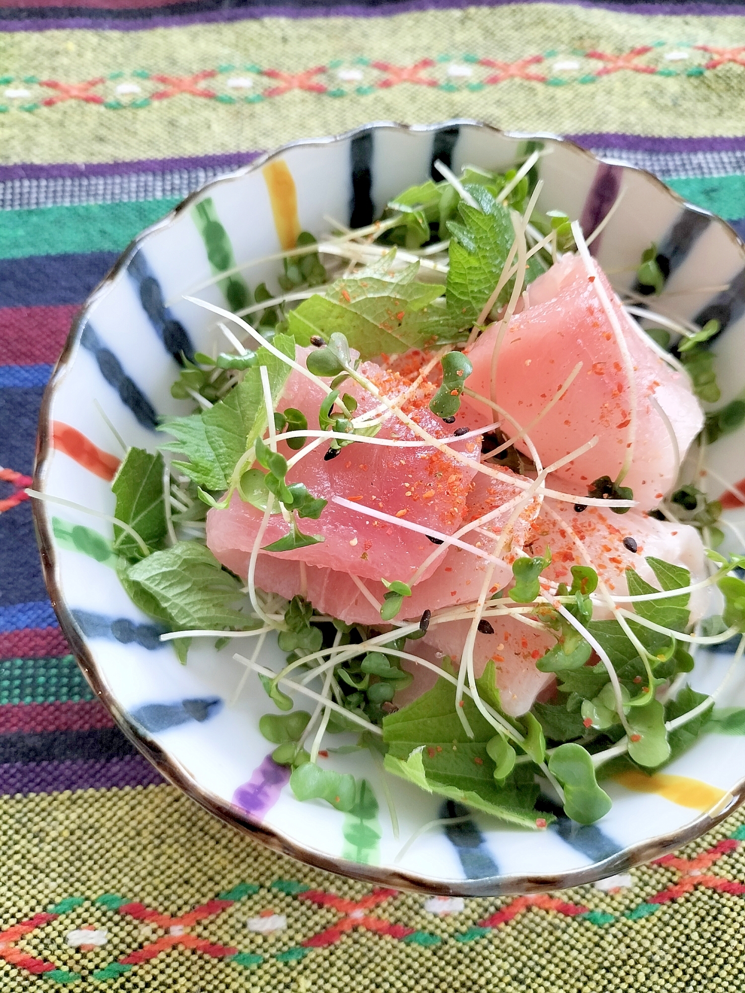 旨み抜群♩昆布じめマグロのスプラウト和え