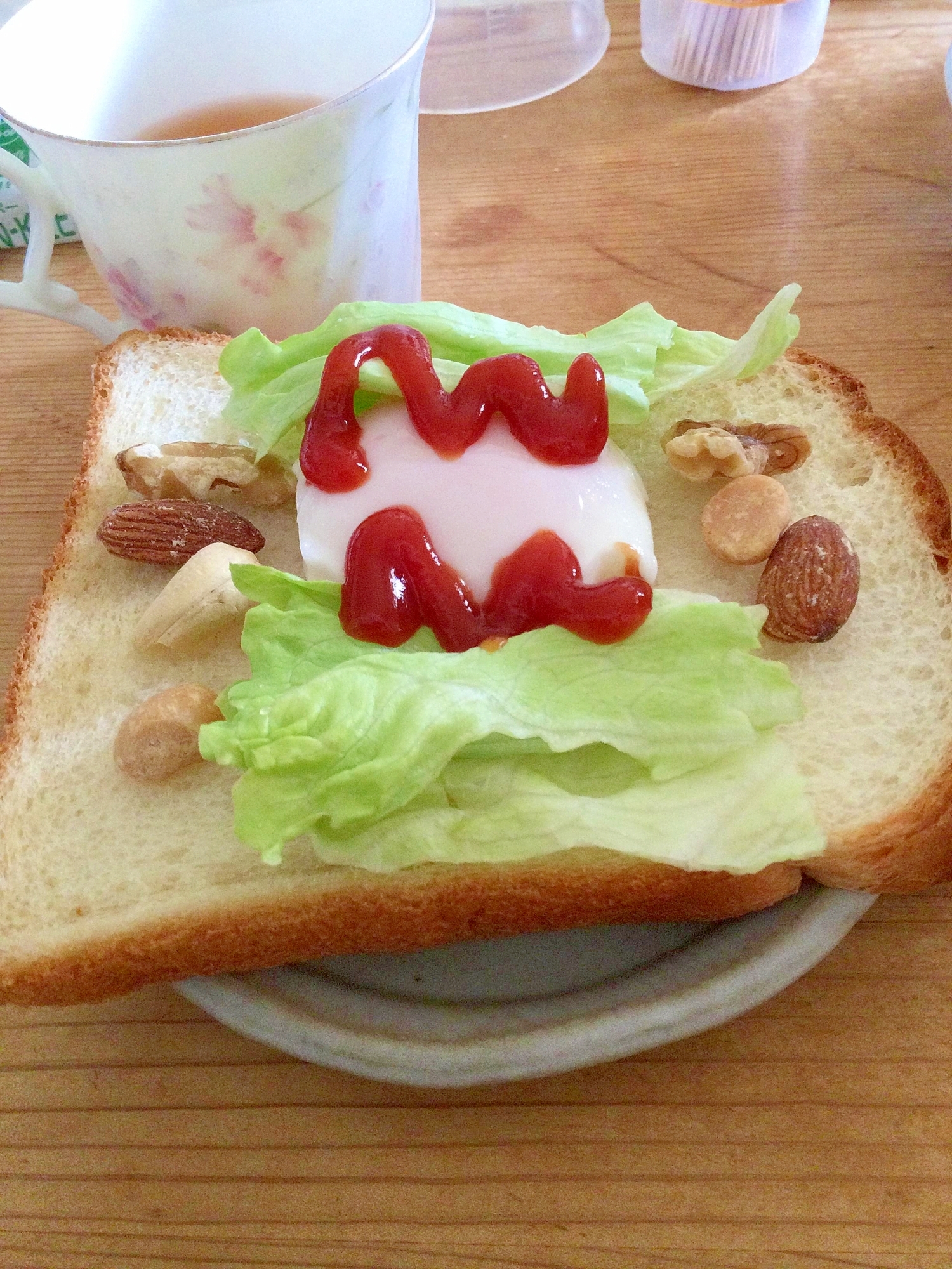 たまごナッツレタスオープンサンド♪