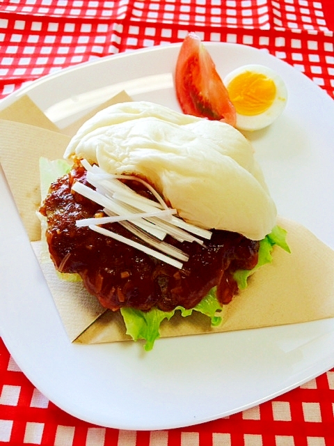 チリソースハンバーグサンド