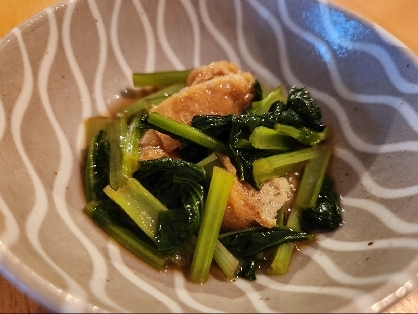 ゴマ油足すだけで
凄く食べやすくなりました
小松菜のお浸しって
美味しいんですねぇ(^_^)