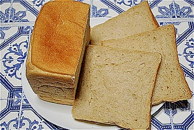 ライ麦食パン　ライ麦２０％　1斤
