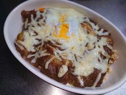 昨日残ったカレーで作ってみました。めっちゃ美味しかったです。ごっつぁんでしたm(__)m