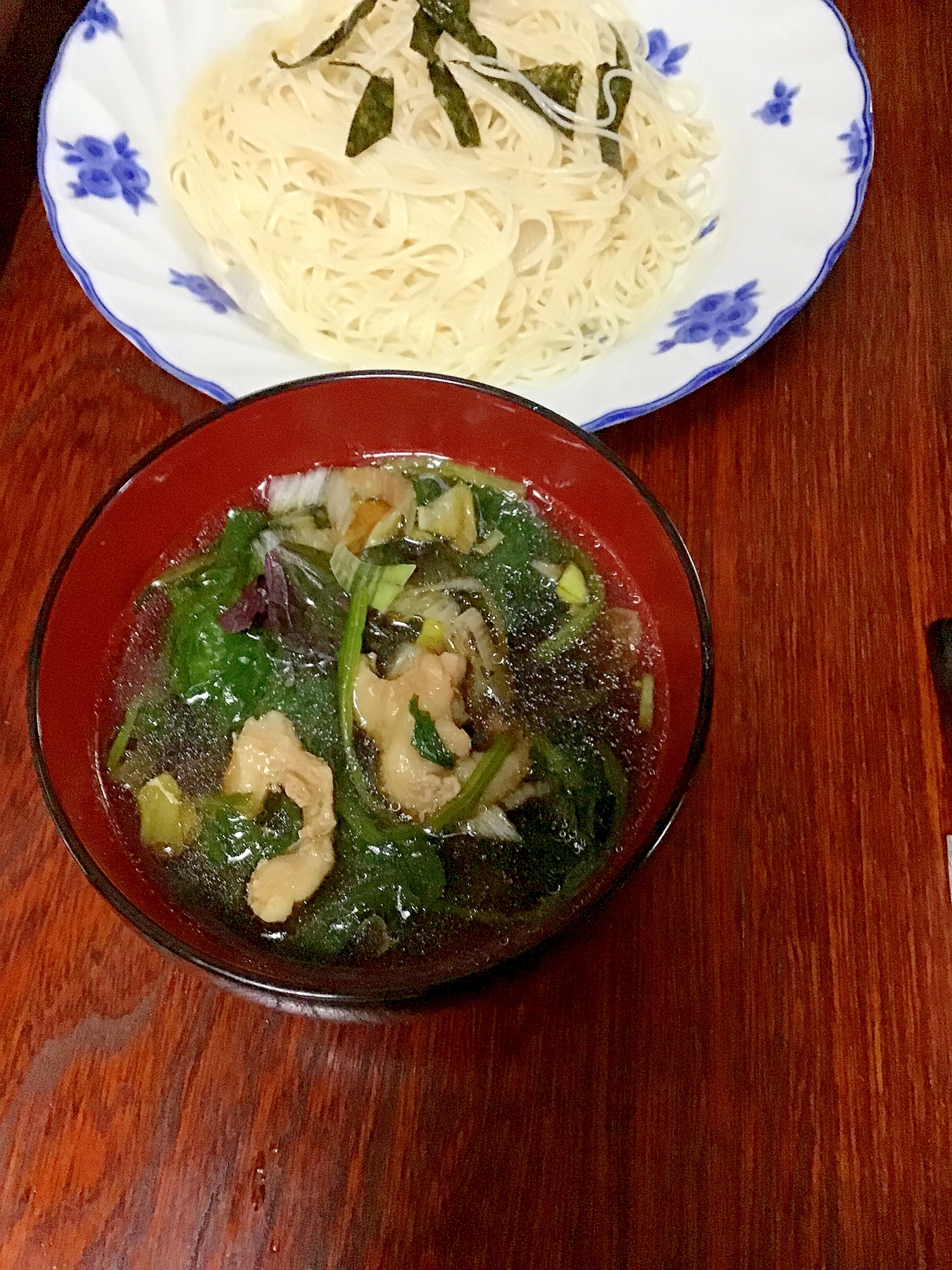 鶏モモとほうれん草のつけ汁de素麺。